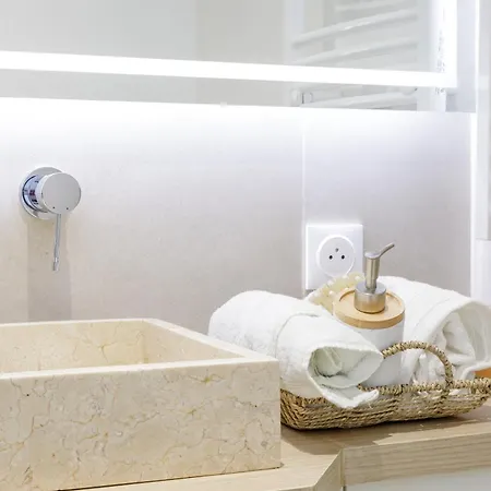 Escapade Au Cocon Des Plaisirs Secrets &sauna Ferienhaus