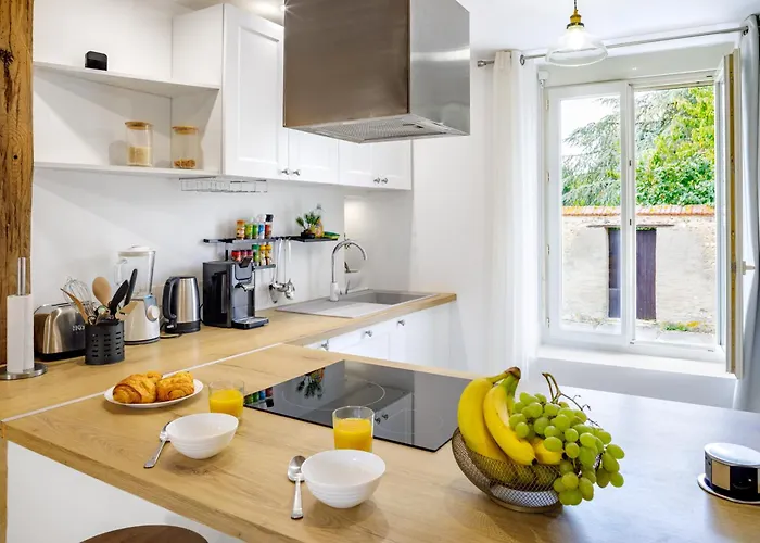 Dom wakacyjny Escapade Au Cocon Des Plaisirs Secrets &sauna Fains